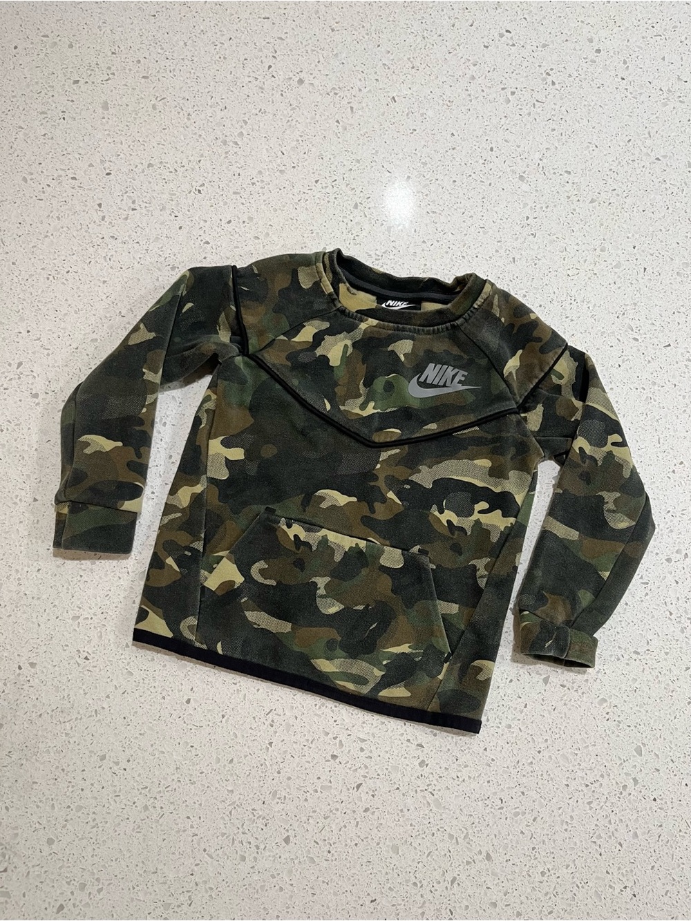 Nike Youth Tech Fleece Crewneck Sweatshirt Camo Size XS 4